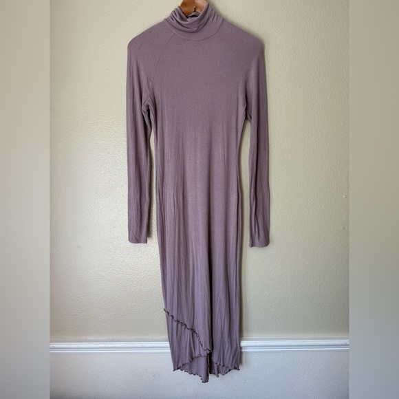 LULULEMON Nai Turtleneck Dress - Picture 2 of 5